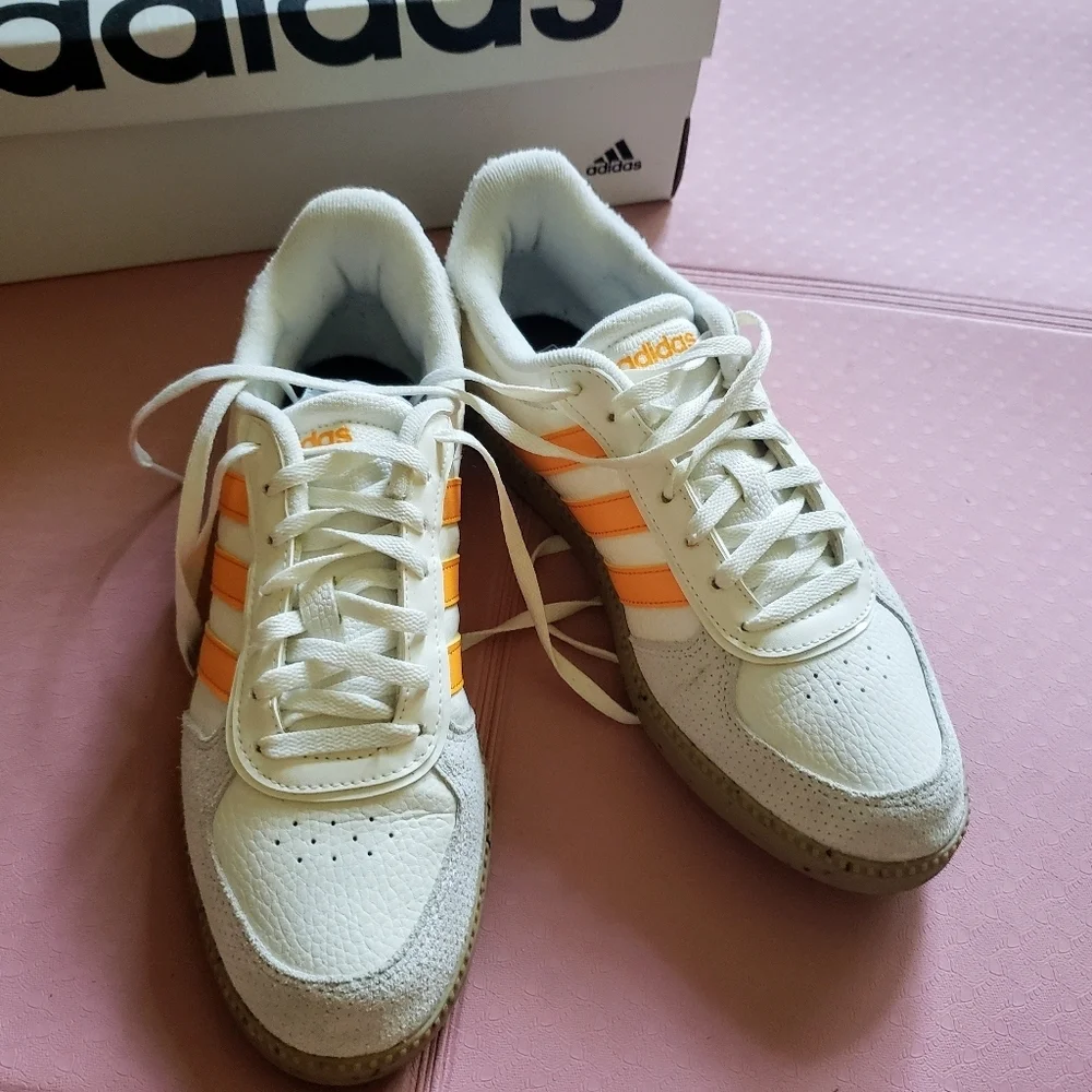 Adidas Breaknet Sleek Sneakers Women’s 8.5 White Orange - New in Box Low Top - Picture 2 of 8